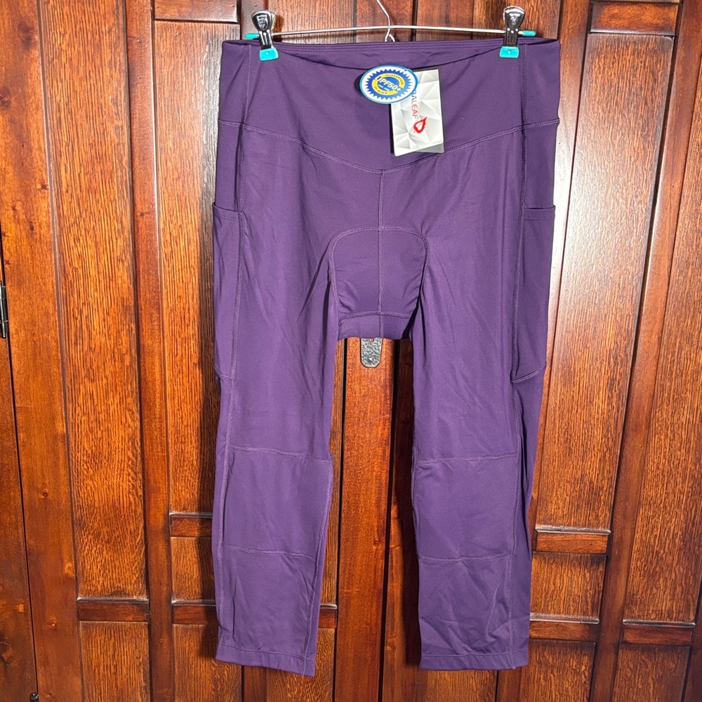 Baleaf Women’s Purple Padded Cycling Bike Capris w/ Pockets Sz. XL - NWT